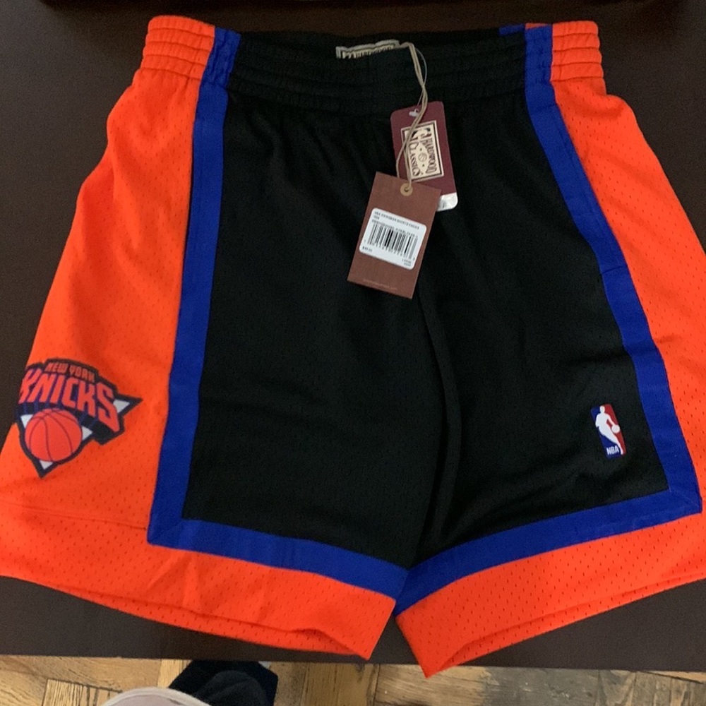 Size Large Knick Shor